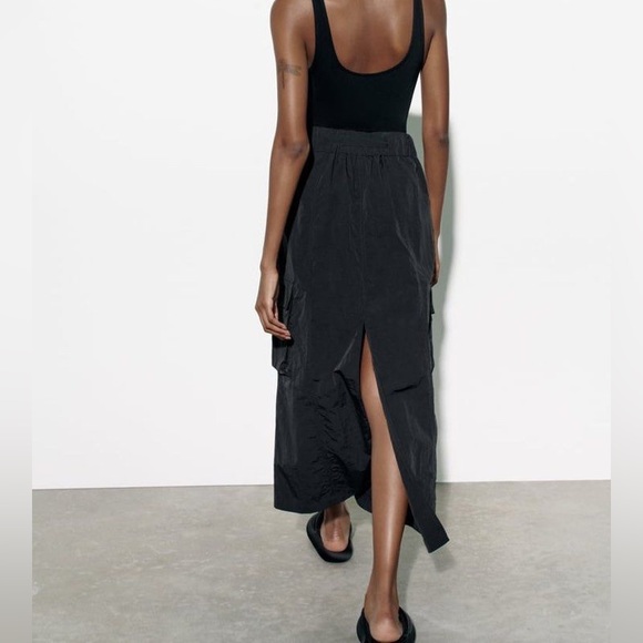 NWT ZARA Nylon Black Long Cargo Skirt With Back Slit Size XS - Picture 4 of 10